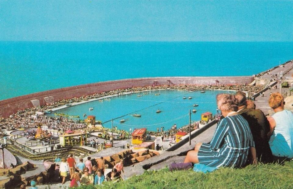 David Wall's favourite 1960's view of the Boating Pool, source unknown. Canoes and rowing boats on the left, motorboats on the right